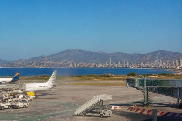 Aeroport Benidorm : guide pratique pour organiser votre voyage en Espagne